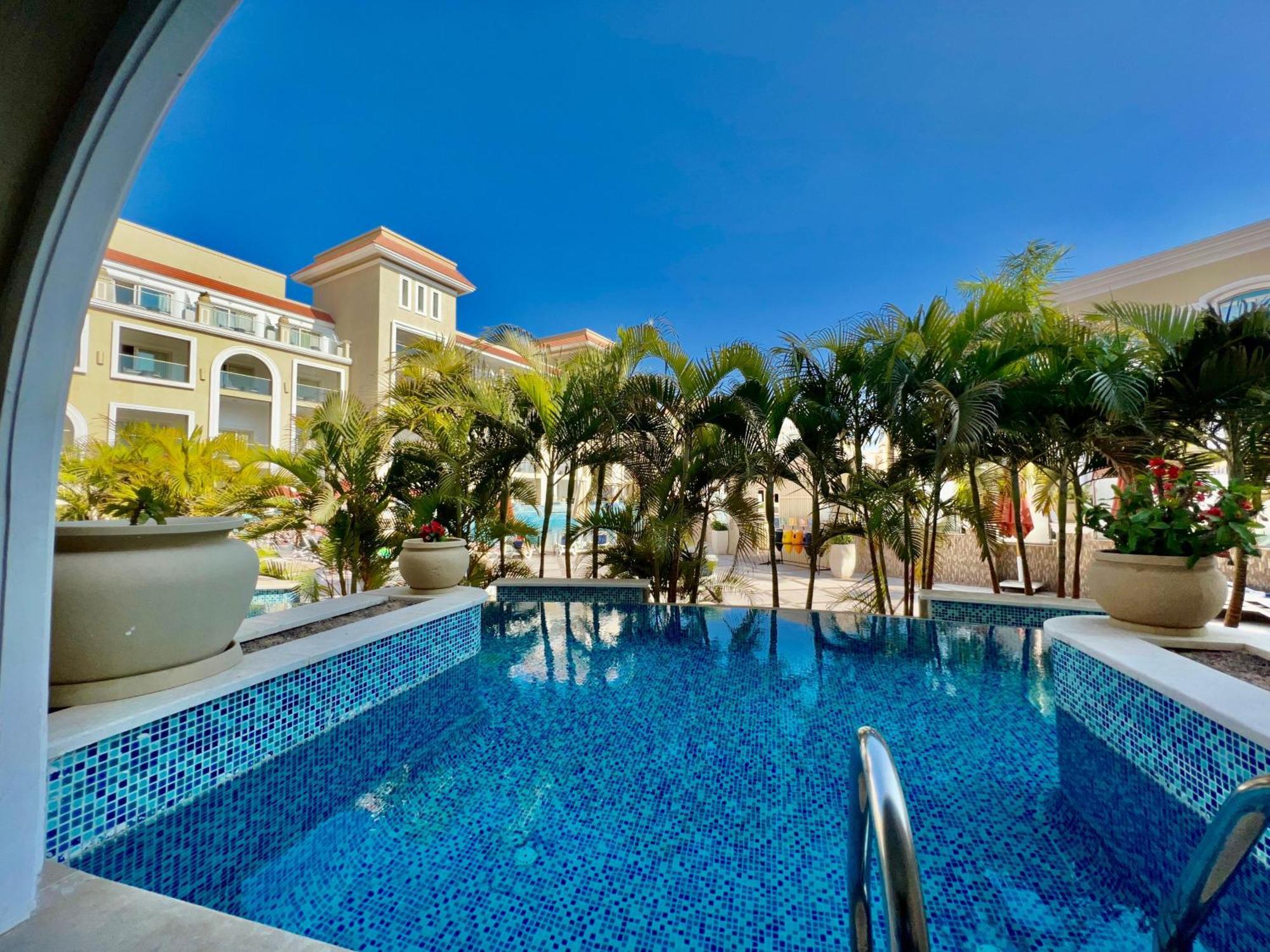 Kaisol Romance Resort Sahl Hasheesh - Adults Only Hurghada Ngoại thất bức ảnh The swimming pool at the hotel